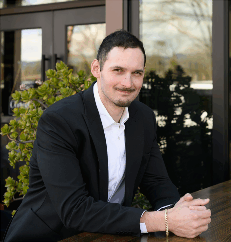 Octavio Llamas_Winery Accountant
